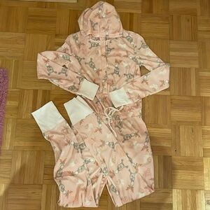 La vie en rose onesie